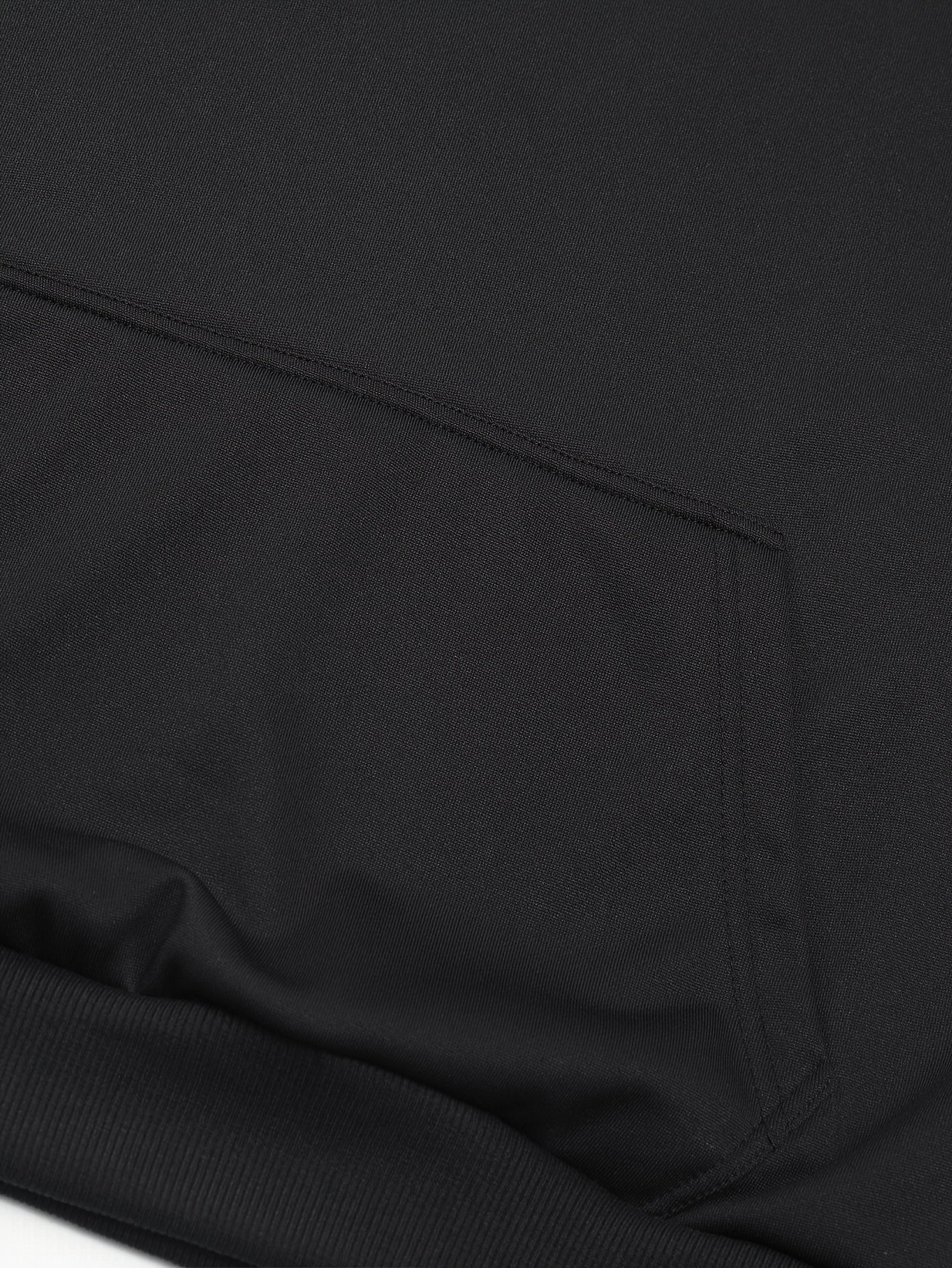 A Set of Two Men'S Casual Sports Outfits, Featuring a Striped Design with Moderately Soft Fabric, Suitable for Outdoor Running And Fitness Activities in All Seasons.