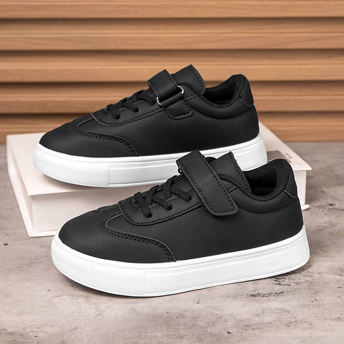 Youngsters' Comfortable Low-Top Casual Sneakers with Easy Closure, Durable & Non-Slip, Unisex Outdoor Play Shoes, Stylish and Comfortable Choice for School and Daily Outings, Perfect for Hiking and Skateboarding