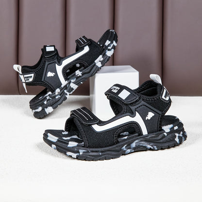 Pair of Boys' Summer Barefoot Sandals with Random Print, Fashionable Buckle Strap Outdoor Beach Sports Sandals Quick-Drying Lightweight EVA Shock Absorption Soles Breathable and Wear-Resistant Casual Sandals