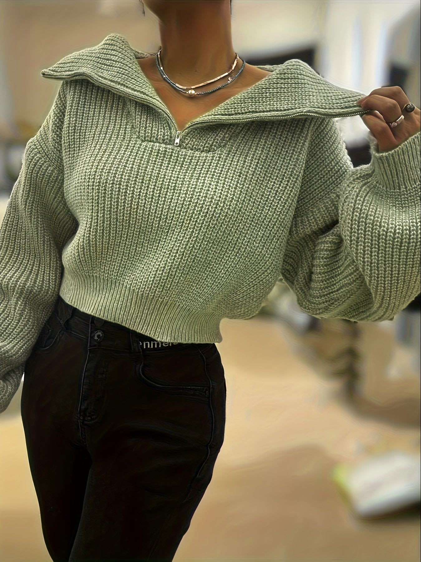 Autumn and Winter Half-Zip Short Fashion Lantern Sleeve Pullover Sweater to Show Your Figure and Versatile