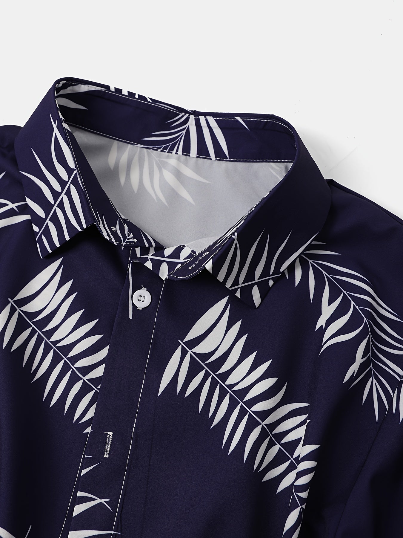 2-piece Men's Holiday Style Summer Outfit Set, Leafs Pattern Print Short Sleeve Button Up Lapel Shirt Top & Solid Drawstring Shorts With Pockets