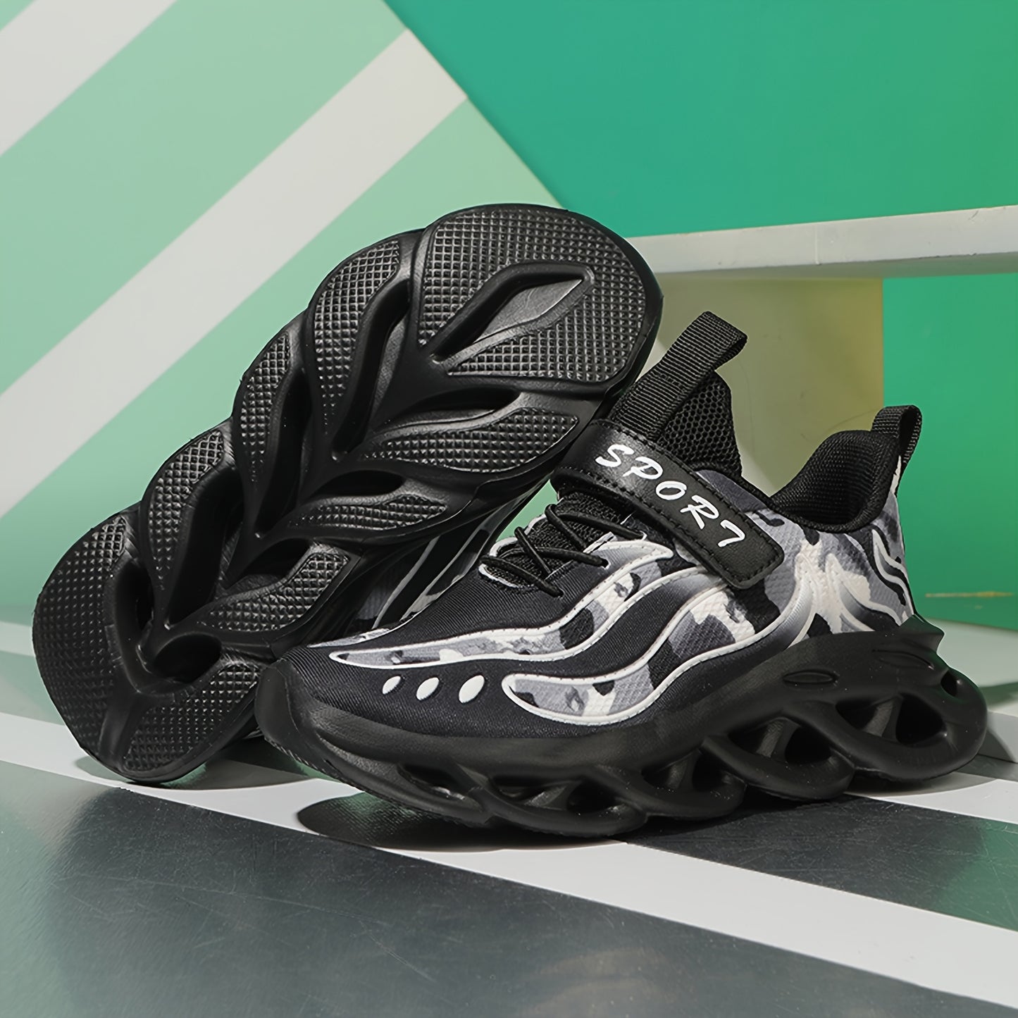 Casual Mesh Sneakers for Boys And Girls with a Three-Dimensional Pattern, Featuring a Low-Top Design with And an EVA Sole, Perfect for Stylish Sports Activities.