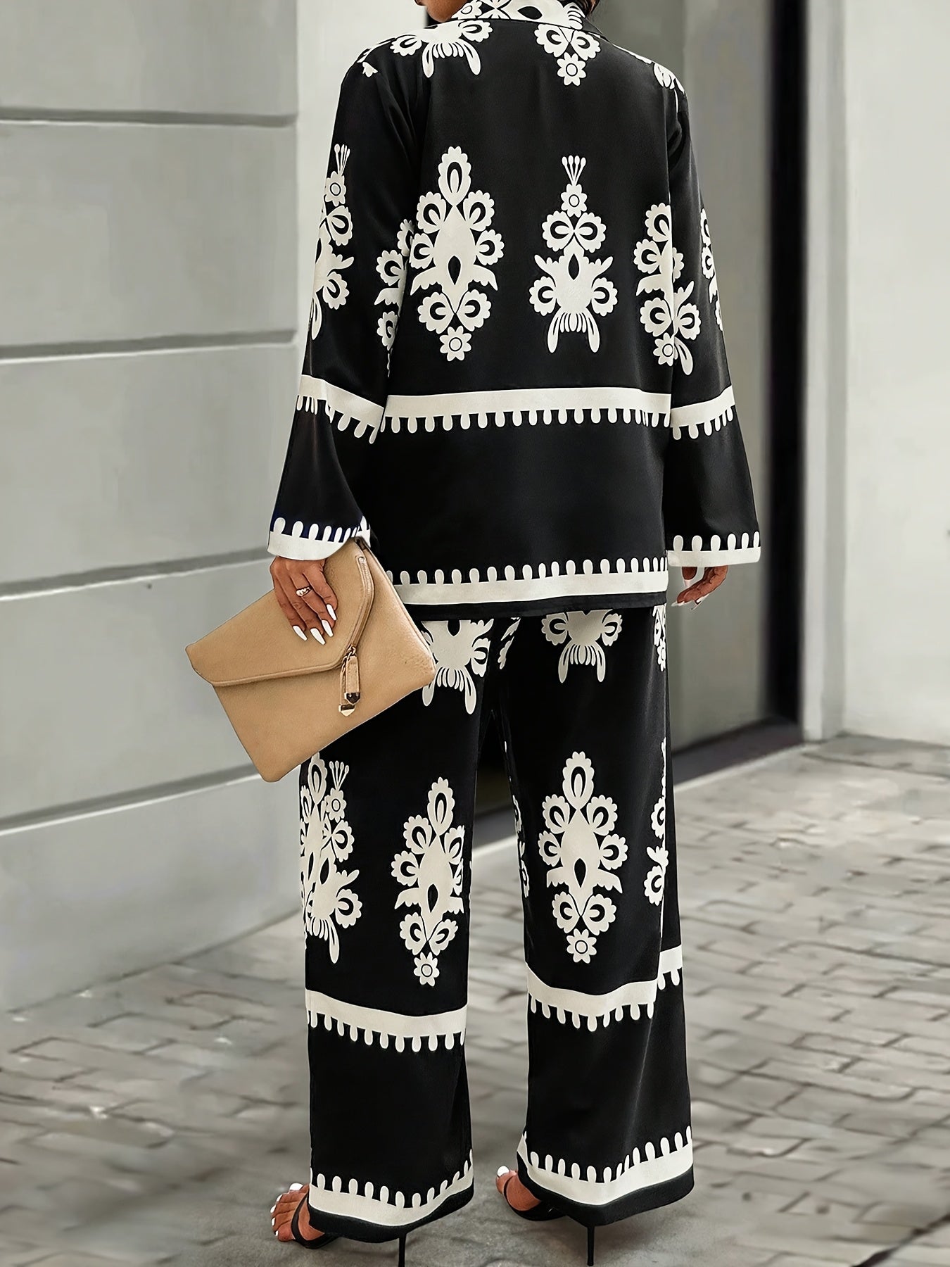 Women'S Elegant Geometric-Patterned Polyester Suit Set, Long Sleeve Top with Lapel Collar and Pants, Regular Sleeve, Woven Placket, Spring/Fall Casual Country Style Outfit