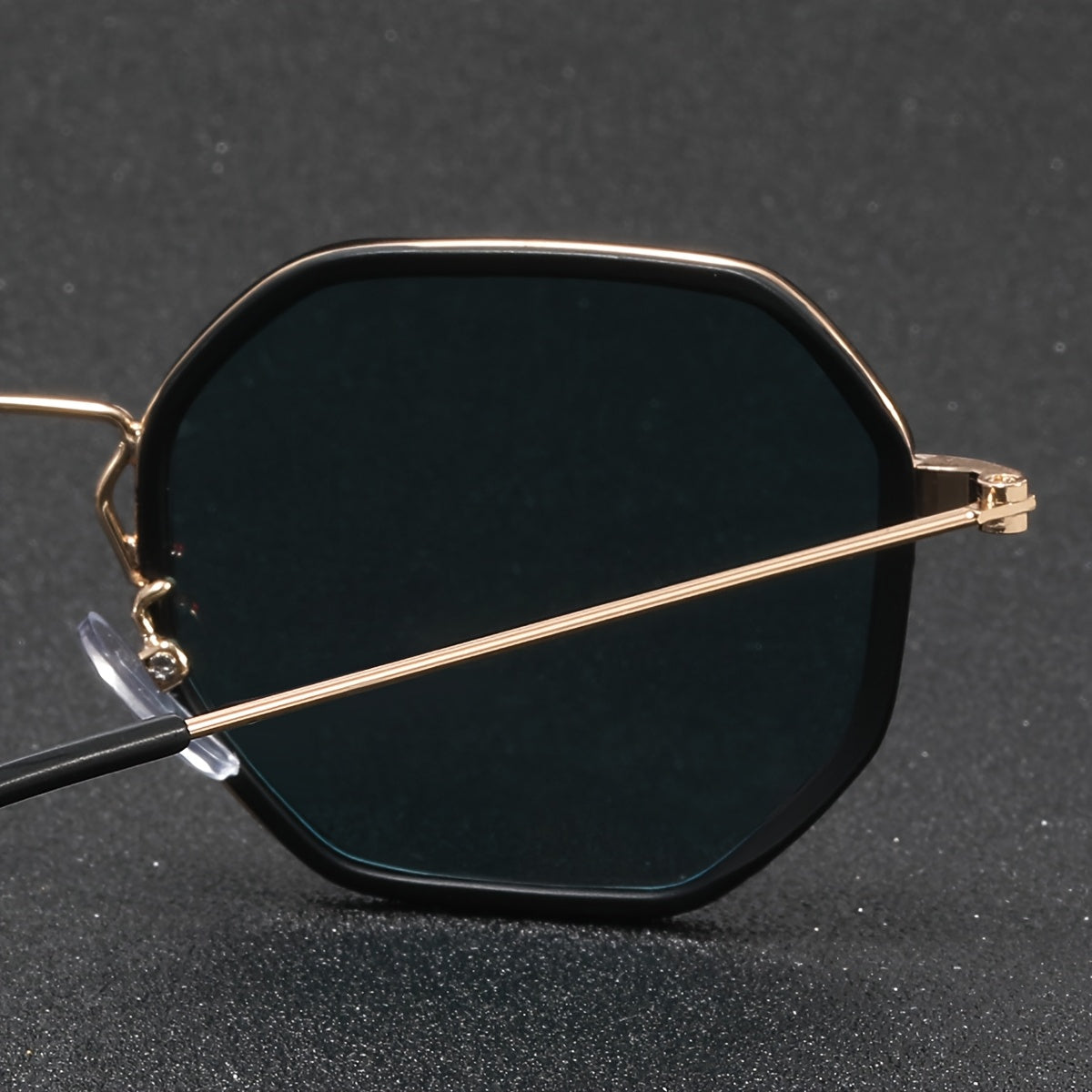 1 Pair of Men'S Geometric Copper Alloy Fashion Glasses with Red Lenses - Casual & Trendy, Ideal for, Daily Wear, and Holiday Gifts, Holiday Fashion Glasses|Sleek Metal Frame Glasses|Polycarbonate Lenses, Glasses