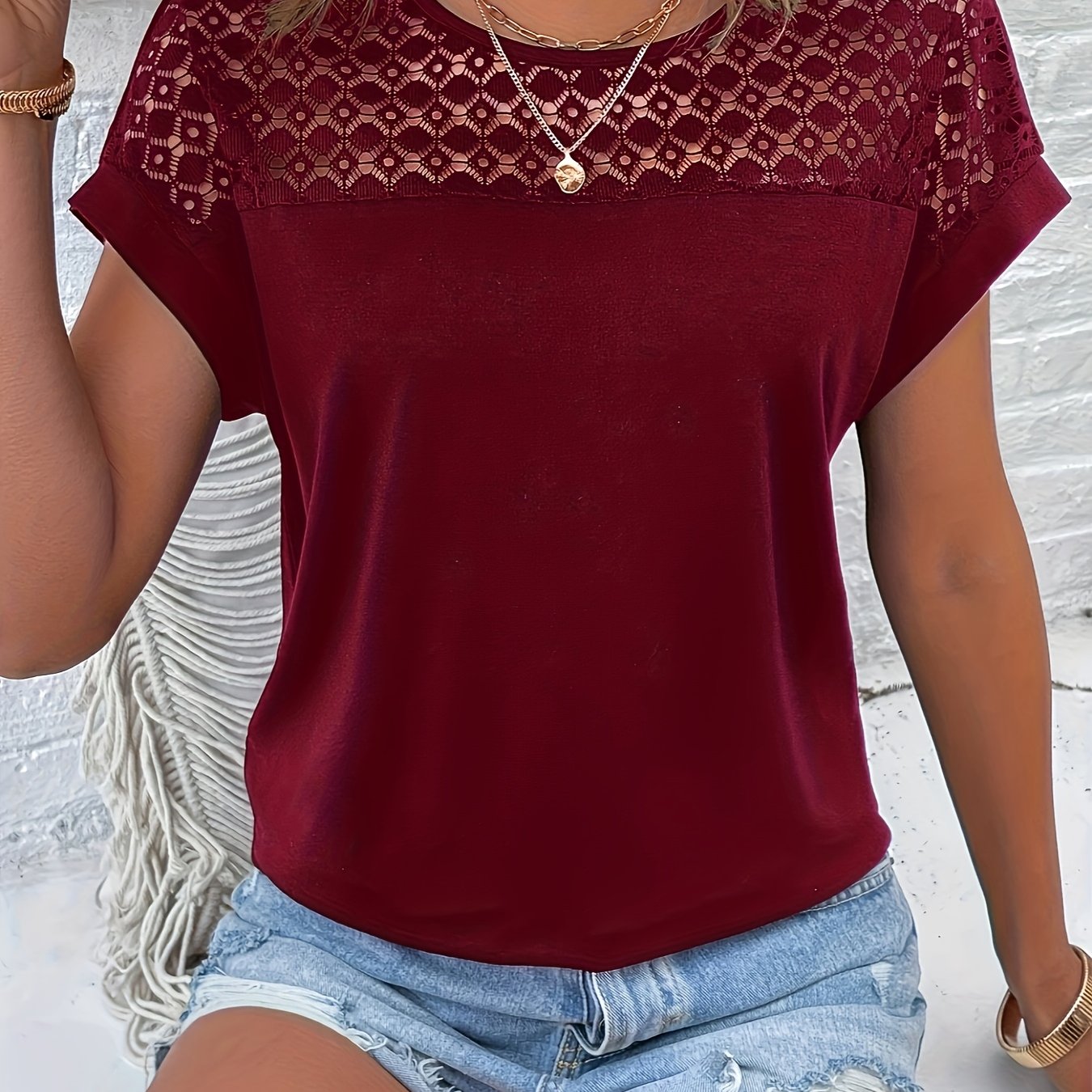 Women'S Chic Lace Trim Round Neck Short Sleeve T-Shirt - Loose Fit, Breathable Summer Top with Contrast Lace Detail, White, Casual Wear, Casual Summer Top | Lace Trim Top | Delicate Lace Detail