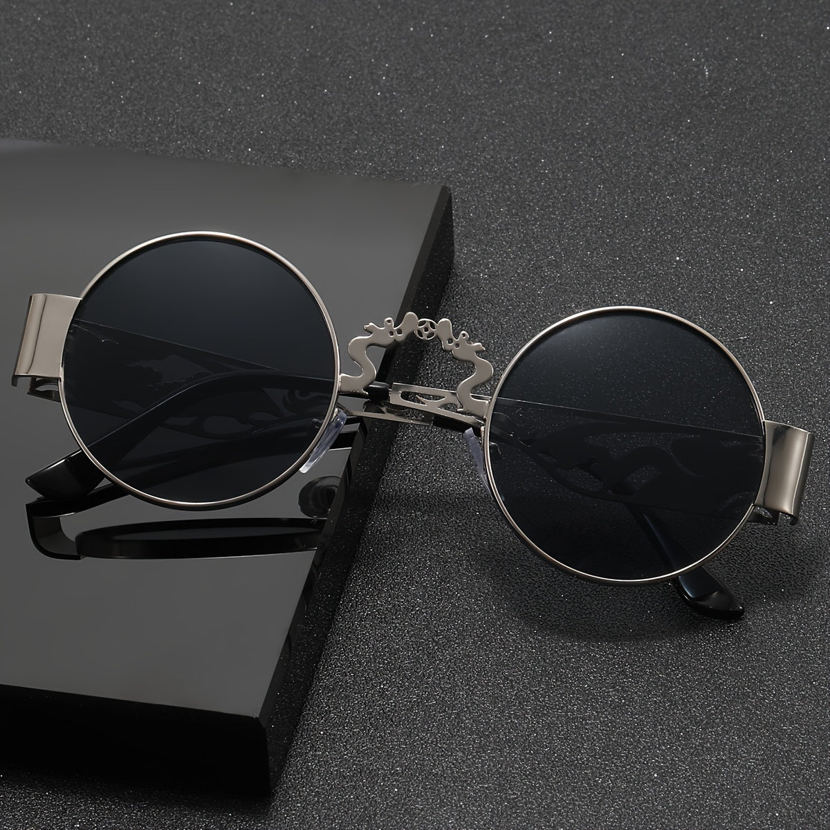A Pair Of Men's Stainless Steel Retro Round Frame Glasses, Chinese Dragon And Phoenix Carving Hollow Arms, Casual Hip-hop Punk Street Party Fashion Trend Decorative Glasses, With PC Lenses