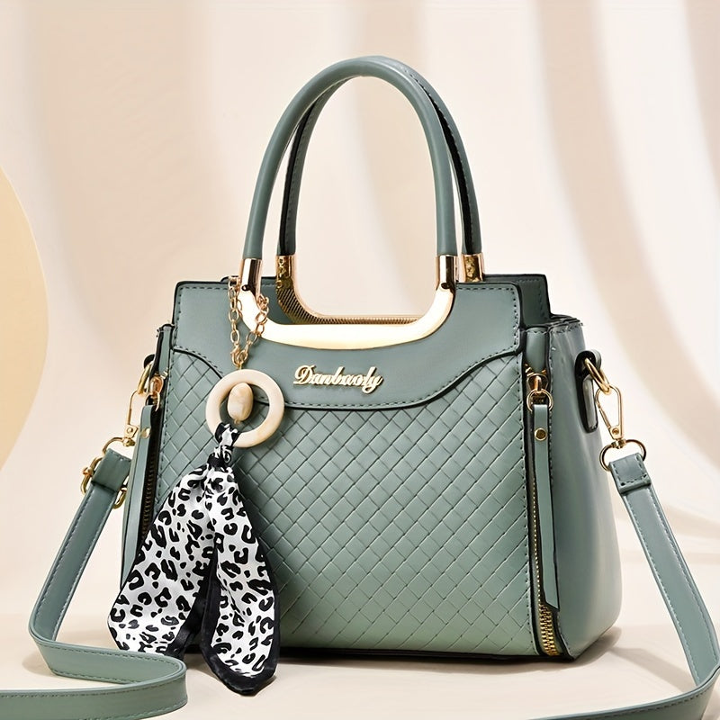 Elegant Quilted Women'S Tote Bag with Adjustable Shoulder Strap, Large Capacity, Solid Color, Fade-Resistant, Zip Closure, Polyester Lined, Tassel Detail, Perfect Gift for Mom or Family, Mom Bag