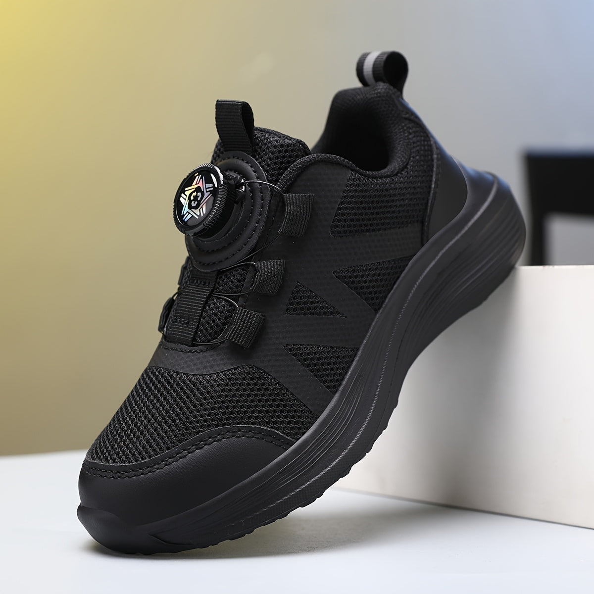 [Backtoschool Essential] Youngsters' Breathable Mesh Running Shoes with Rotating Buckle - Lightweight, All-Season Sneakers for Boys & Girls, Black, Casual & Sporty Design for School, Outdoor Activities & Casual Attire, Casual