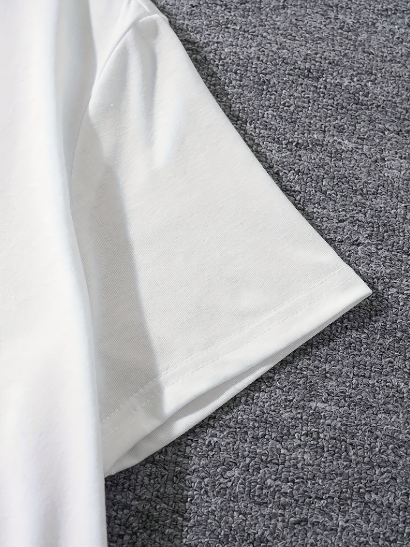 Men's suit short sleeve T-shirt and shorts