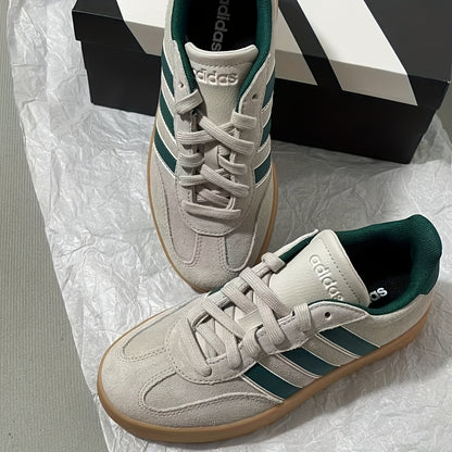 Adidas BARREDA BARREDA Comfortable And Simple Low-Top Flat Sole Sneakers for Women in Brown, Model JP7106.