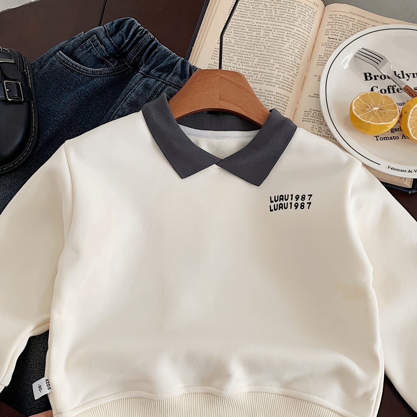 Boys' Soft Fleece-Lined Shirt - Casual, Stylish White with Black Collar and Cartoon Letter Print, Long Sleeve, Cotton Blend for Fall/Winter