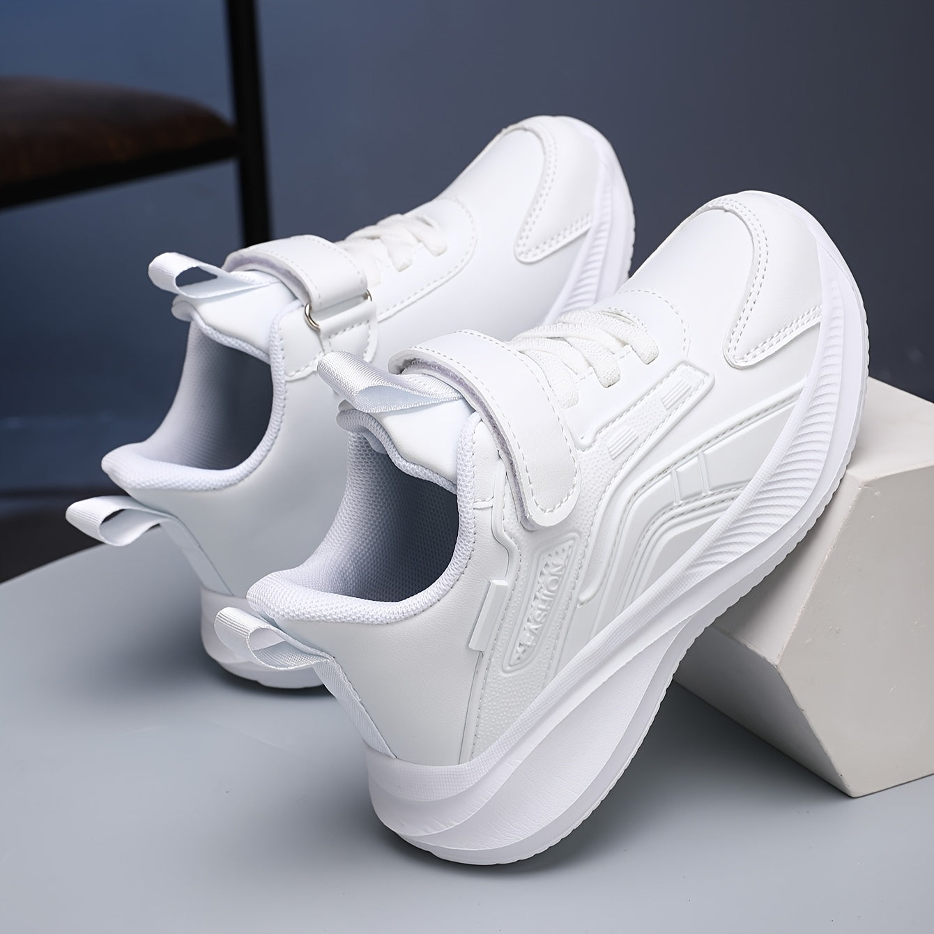 1 Pair Boys Girls Low-Top Sneakers - White Casual Sports Shoes with Closure, Durable EVA Sole & Fabric Lining, Breathable Round Toe Design for Running, School, Daily Wear, Shoes for Girls, School Footwear, Minimalist Style, S