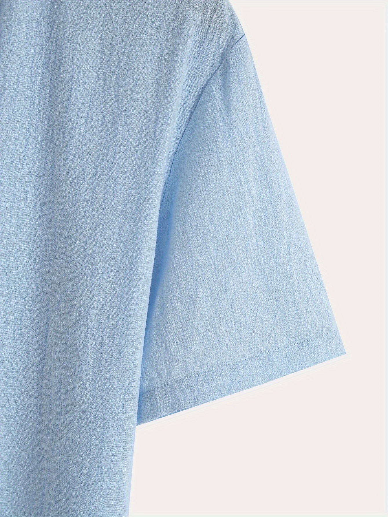 Men'S Classic Solid Color Pure Cotton And Bamboo Textured Breathable Fabric V-Neck Half-Button Design Suitable for Daily Casual Wear, Simple And Versatile, Stylish for Vacations, Hawaiian Style Light Blue Short-Sleeve Shirt.