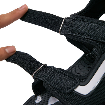 Pair of Boys' Summer Barefoot Sandals with Random Print, Fashionable Buckle Strap Outdoor Beach Sports Sandals Quick-Drying Lightweight EVA Shock Absorption Soles Breathable and Wear-Resistant Casual Sandals