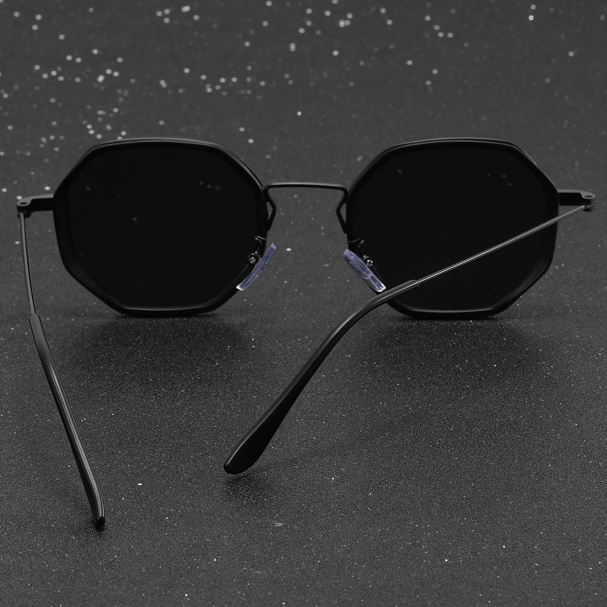 1 Pair of Men'S Geometric Copper Alloy Fashion Glasses with Red Lenses - Casual & Trendy, Ideal for, Daily Wear, and Holiday Gifts, Holiday Fashion Glasses|Sleek Metal Frame Glasses|Polycarbonate Lenses, Glasses