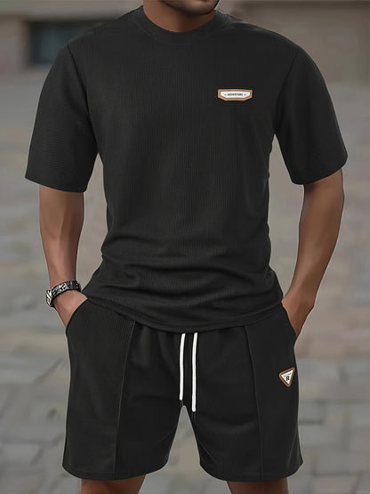 Men's Waffle Round Neck Top with Label, Short Sleeve T-shirt and Drawstring Shorts for Clean and Comfortable Spring/Summer Wear